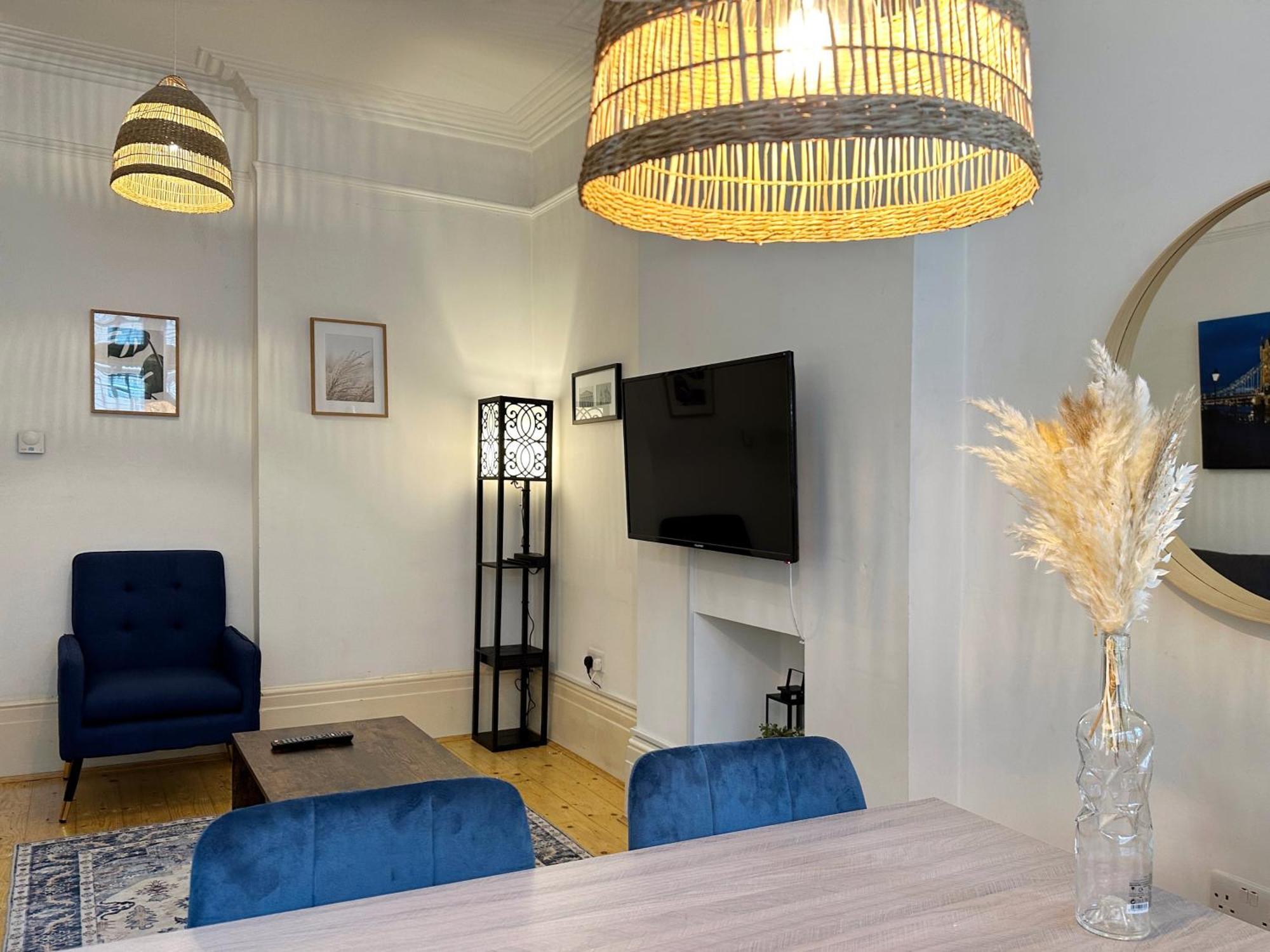 Oliver'S Place In Holborn - 2 Double Beds, 1 Sofa Bed, Great Location Apartment ลอนดอน ภายนอก รูปภาพ