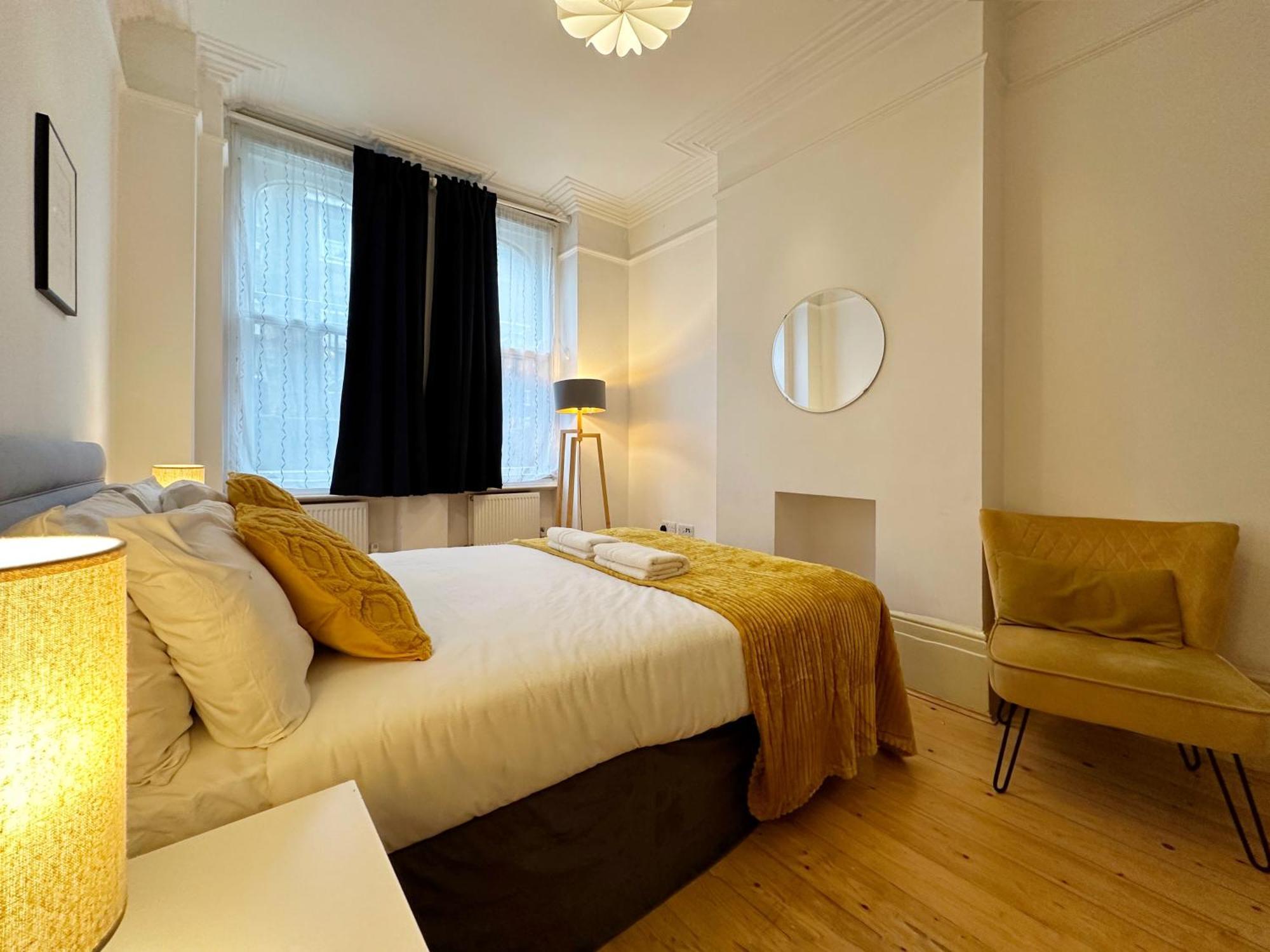 Oliver'S Place In Holborn - 2 Double Beds, 1 Sofa Bed, Great Location Apartment ลอนดอน ภายนอก รูปภาพ