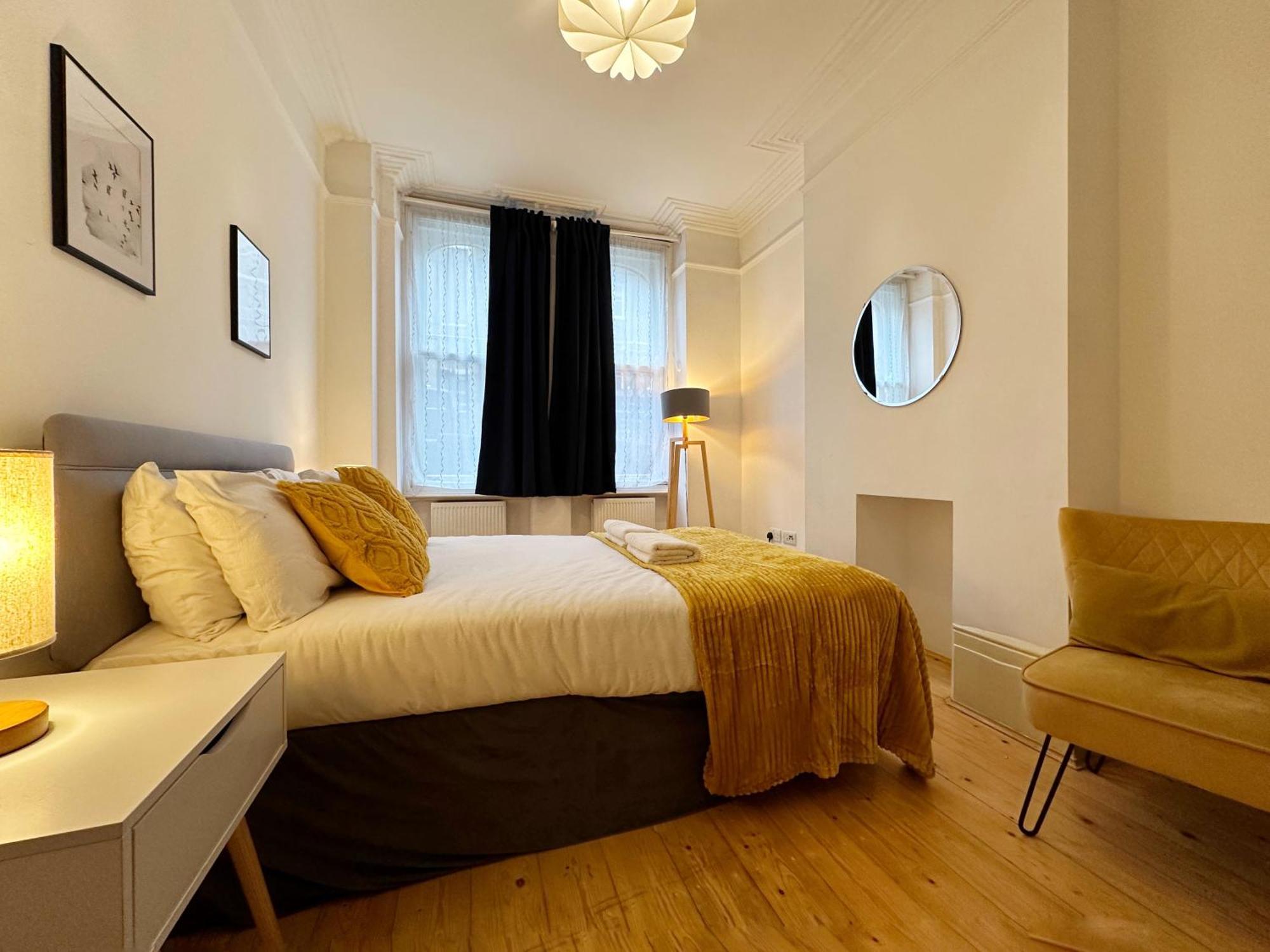 Oliver'S Place In Holborn - 2 Double Beds, 1 Sofa Bed, Great Location Apartment ลอนดอน ภายนอก รูปภาพ