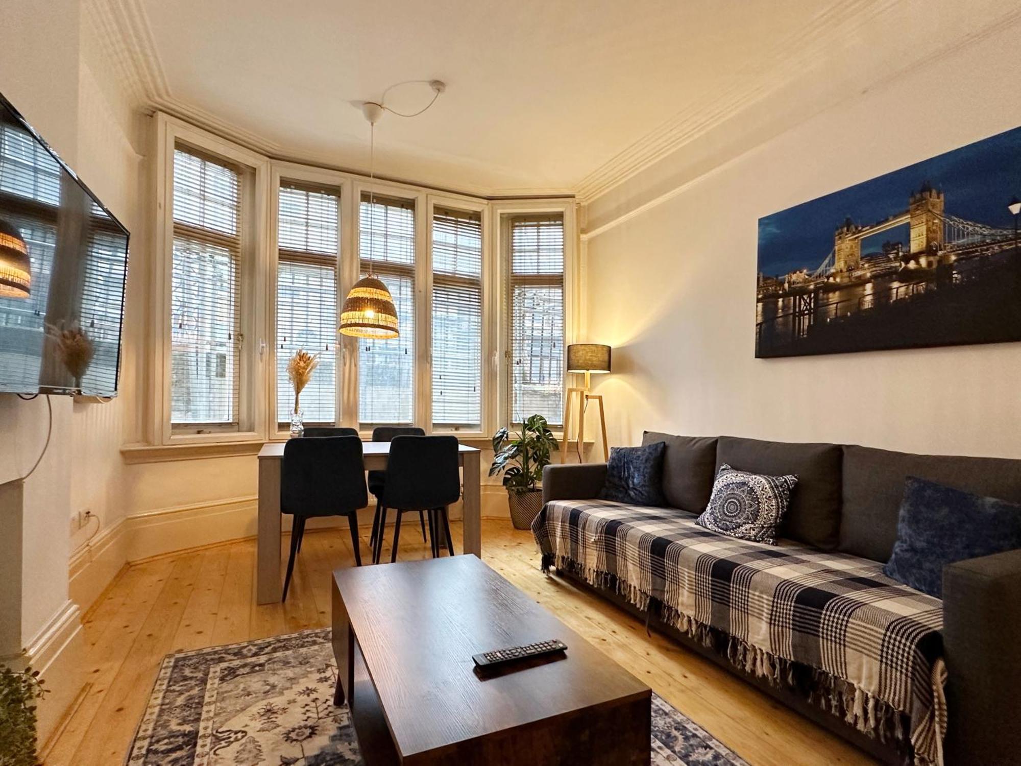 Oliver'S Place In Holborn - 2 Double Beds, 1 Sofa Bed, Great Location Apartment ลอนดอน ภายนอก รูปภาพ